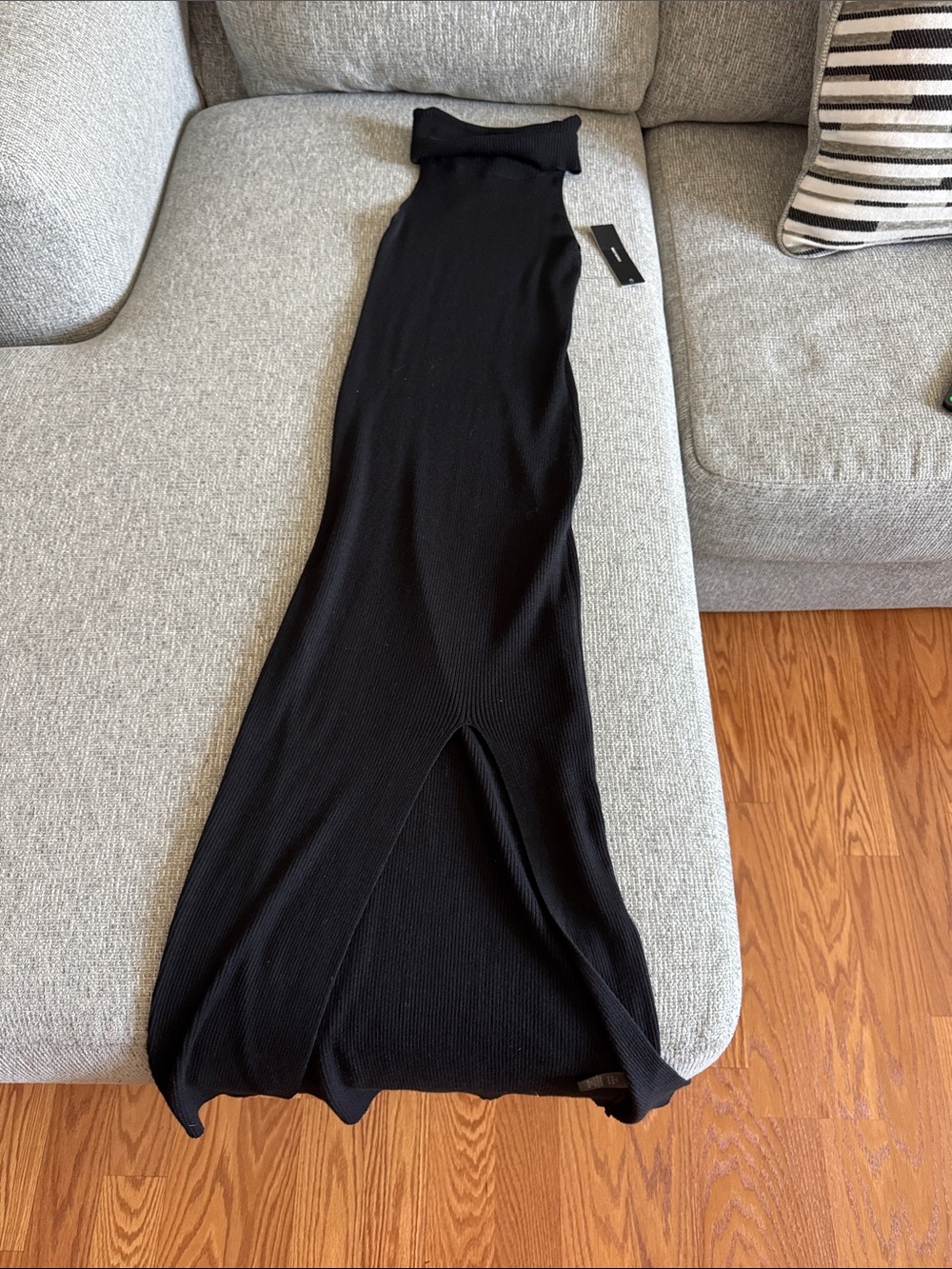 Lulu's Black Ribbed Maxi Skirt with Front Slit